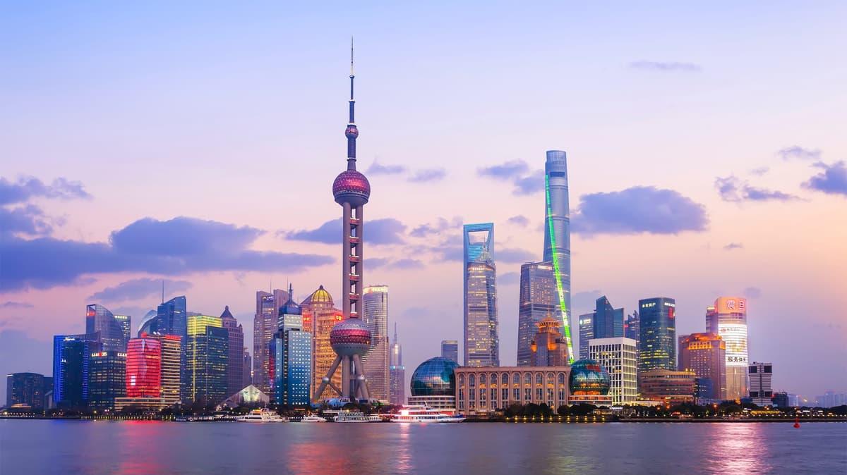 Contemporary China: The People's Republic, Taiwan, and Hong Kong