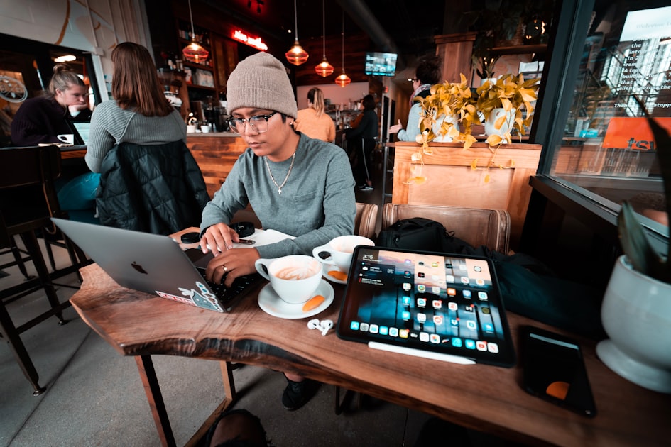 NordVPN أم Surfshark للطلاب 2026؟ مقارنة السعر والمميزات