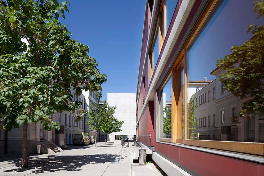 USI - Università della Svizzera italiana campus