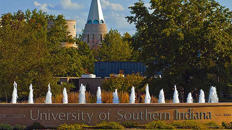 منحة جامعة جنوب إنديانا للدراسة في أمريكا 2023